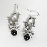 クリスチャン ディオール ロゴ ラインストーン リボン ピアス シルバー / ブラック - NEWSED