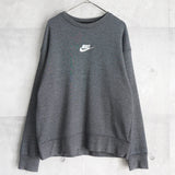 ナイキ センターロゴ 刺繍 スウェット グレー - NEWSED