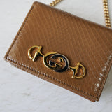 グッチ ズゥミ パイソン チェーン ミニウォレット 二つ折り財布 キャメル - NEWSED