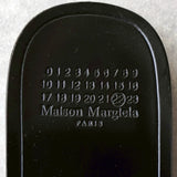 メゾンマルジェラ ビジューバックル サンダル ブラック - NEWSED