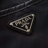 プラダ ポコノ テスート ナイロン サフィアーノレザー 三角プレート トートバッグ ブラック - NEWSED