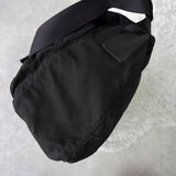 プラダ ポコノ テスート ナイロン メッセンジャーバッグ ショルダーバッグ ブラック 黒 ギャランティーカード付き - NEWSED