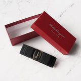 サルバトーレ フェラガモ ヴァラリボン キャンバス バレッタ 髪留め ブラック / シルバー 箱付き - NEWSED