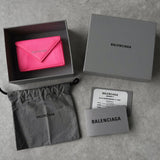 バレンシアガ ペーパーミニ ロゴ レザー コンパクトウォレット 二つ折り財布 ピンク - NEWSED