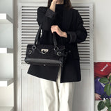 サルバトーレフェラガモ ガンチーニ ベロア調 キャンバス / レザー ハンドバッグ 肩掛け ブラック - NEWSED