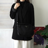 プラダ ポコノ テスートナイロン / レザー 三角プレート ショルダーバッグ ブラック - NEWSED