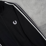 フレッドペリー ヴィンテージ バックビジューロゴ トラックジャケット ブラック - NEWSED