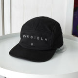 エムエムシックス メゾンマルジェラ スタッズ ロゴ ベースボール キャップ 帽子 ブラック - NEWSED