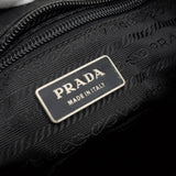 プラダ ポコノ テスート ナイロン 三角プレート ショルダーバッグ ブラック - NEWSED