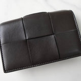 ボッテガ ヴェネタ イントレチャート 二つ折り カードケース ブラウン - NEWSED