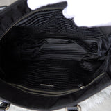 プラダ ポコノ テスート ナイロン サフィアーノレザー 三角プレート トートバッグ ブラック - NEWSED