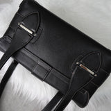 サルバトーレ フェラガモ レザー ガンチーニ ショルダーバッグ トートバッグ 肩掛け ブラック - NEWSED