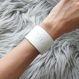 エムエムシックス メゾン マルジェラ レザー カレンダーロゴ バングル ホワイト - NEWSED