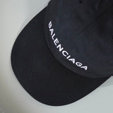 バレンシアガ ロゴ キャップ ブラック 箱付き - NEWSED