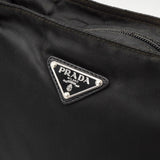 プラダ ポコノ テスート ナイロン 三角プレート ショルダーバッグ ブラック - NEWSED