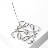 ロエベ アナグラム シルバー ブローチ 箱付き - NEWSED