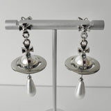 ヴィヴィアン ウエストウッド オーブ フェイクパール ラインストーン シルバー ピアス 保存袋付き - NEWSED