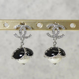 シャネル ココマーク カメリア ラインストーン パール ピアス シルバー / ブラック - NEWSED