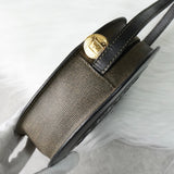 フェンディ ペカン PVC / レザー 1925スタンプ ラウンド ショルダーバッグ ポシェット ブラック / カーキ - NEWSED