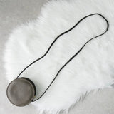 フェンディ ペカン PVC / レザー 1925スタンプ ラウンド ショルダーバッグ ポシェット ブラック / カーキ - NEWSED