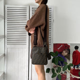 フェンディ ズッカ PVC/レザー ショルダーバッグ カーキ / ブラウン 7VA214 - NEWSED