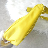 プラダ テスートナイロン / サフィアーノレザー トライアングルロゴ Re - Edition 2005 2WAY ショルダーバッグ ワンショルダーバッグ イエロー - NEWSED