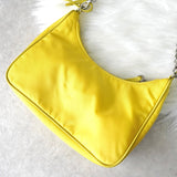 プラダ テスートナイロン / サフィアーノレザー トライアングルロゴ Re - Edition 2005 2WAY ショルダーバッグ ワンショルダーバッグ イエロー - NEWSED