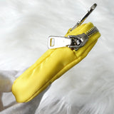 プラダ テスートナイロン / サフィアーノレザー トライアングルロゴ Re - Edition 2005 2WAY ショルダーバッグ ワンショルダーバッグ イエロー - NEWSED