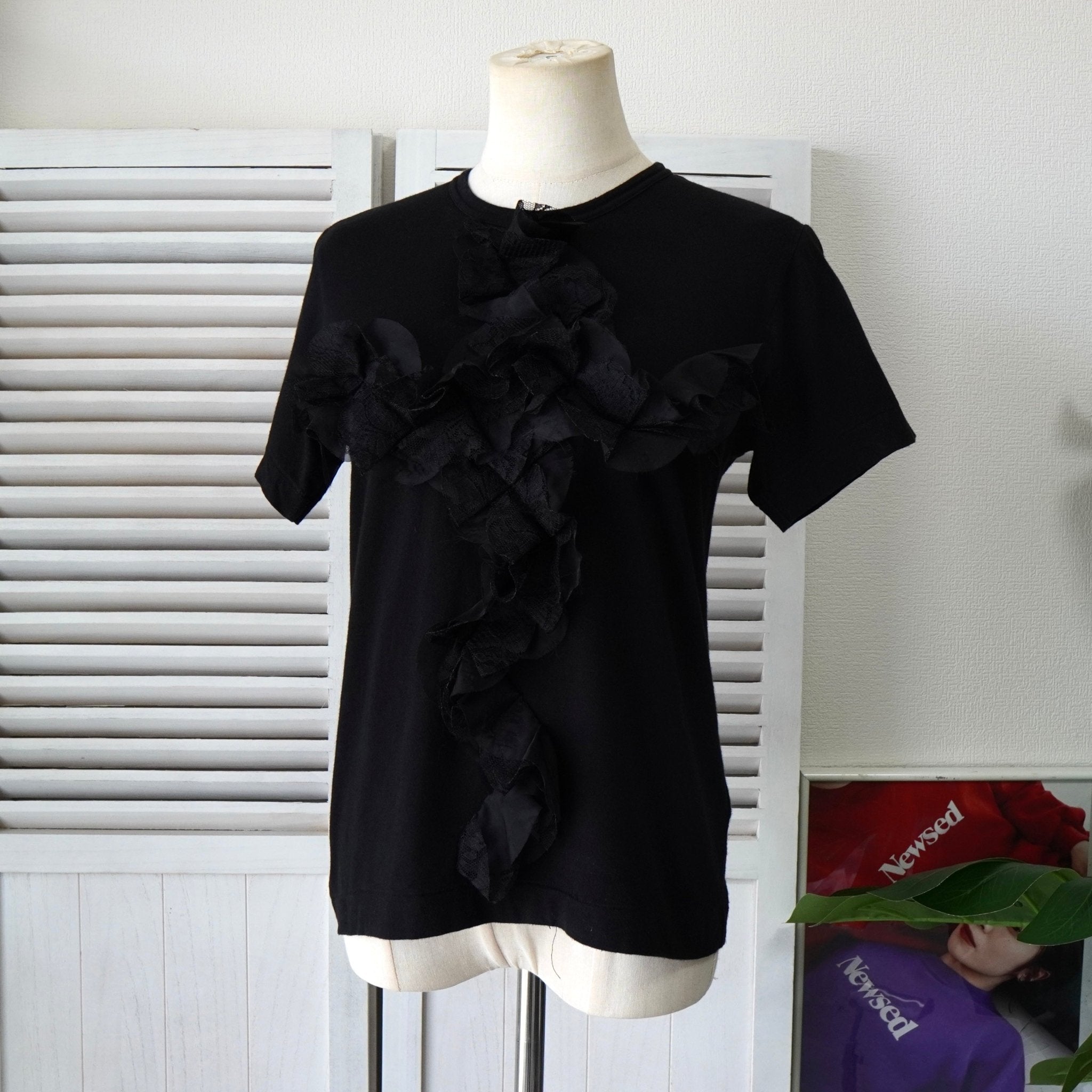 【希少、美品】コムデギャルソン　変形トップス　レース調　ブラック コムデギャルソン フリル レース Tシャツ ブラック レディース
