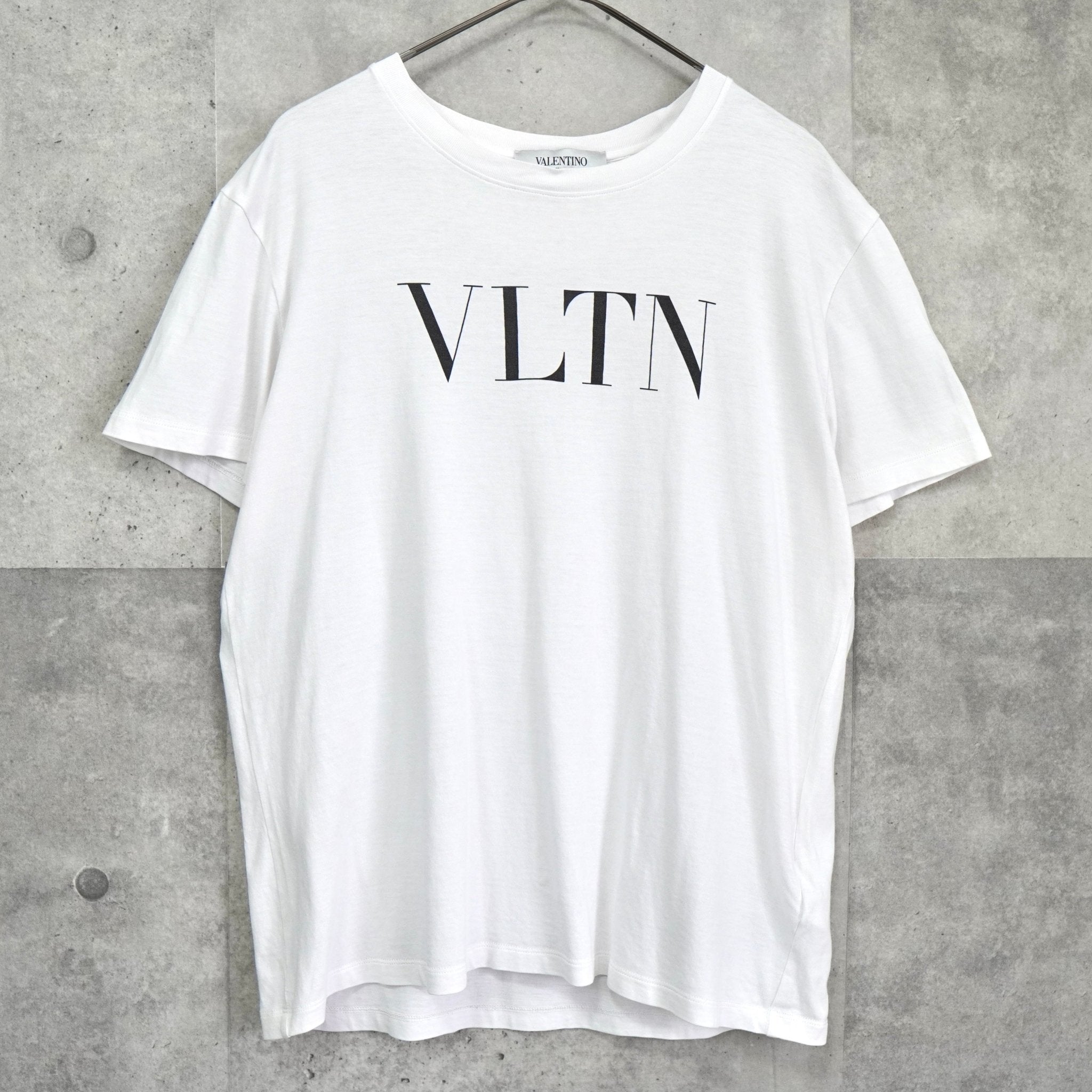 VALENTINO ホワイト Tシャツ Vロゴ | ヤマダウェブコム