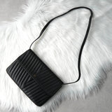 ヴァレンティノ Vステッチ レザー ショルダーバッグ ブラック - NEWSED