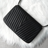 ヴァレンティノ Vステッチ レザー ショルダーバッグ ブラック - NEWSED