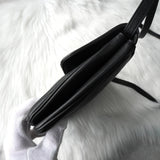 ヴァレンティノ Vステッチ レザー ショルダーバッグ ブラック - NEWSED