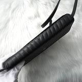 ヴァレンティノ Vステッチ レザー ショルダーバッグ ブラック - NEWSED