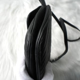 ヴァレンティノ Vステッチ レザー ショルダーバッグ ブラック - NEWSED