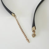 イヴ サンローラン カサンドラロゴ YSLロゴ コールド レザー ネックレス チョーカー 箱付き - NEWSED