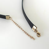 イヴ サンローラン カサンドラロゴ YSLロゴ コールド レザー ネックレス チョーカー 箱付き - NEWSED