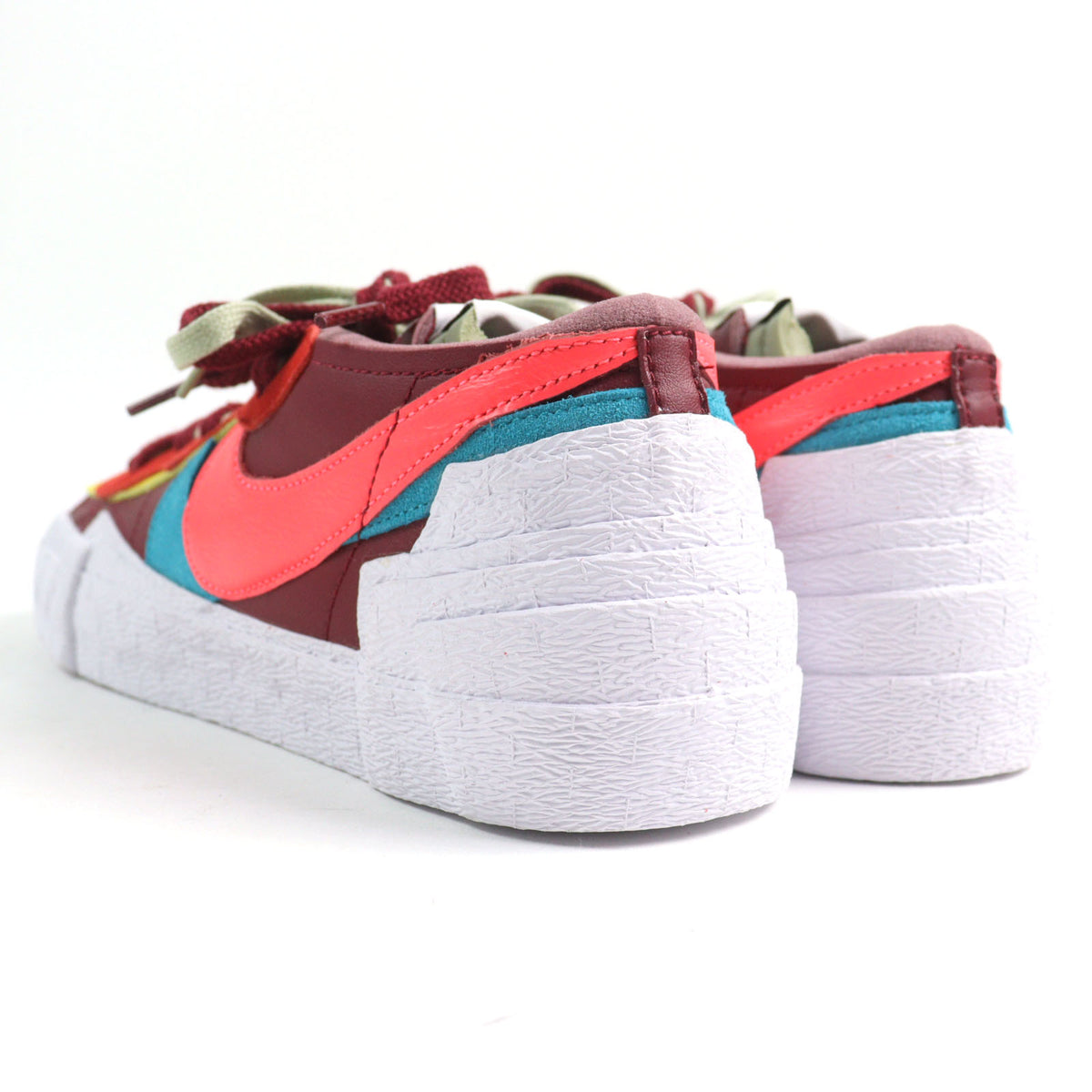 ナイキ カウズ サカイ BLAZER LOW ブレーザー ロー トリプルネームタグ XXモチーフ刻印 レースアップ ローカットスニーカー マルチカラー 27 メンズ