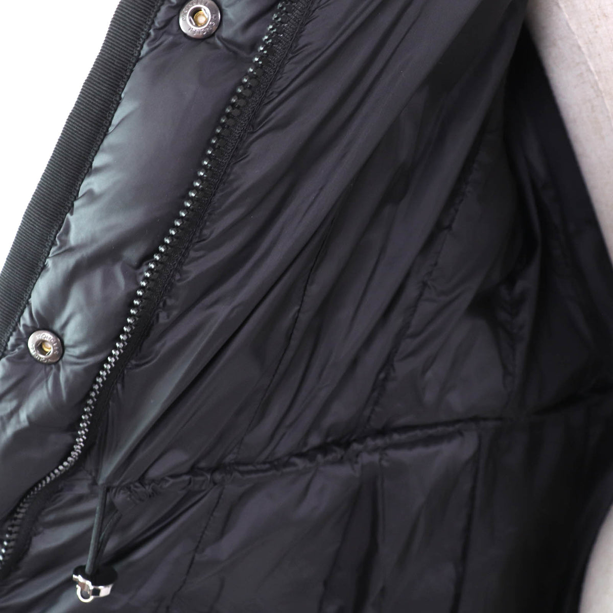 モンクレール HERMIFUR ラクーンファー・フード付 ZIP UP ダウンコート ブラック 1 レディース