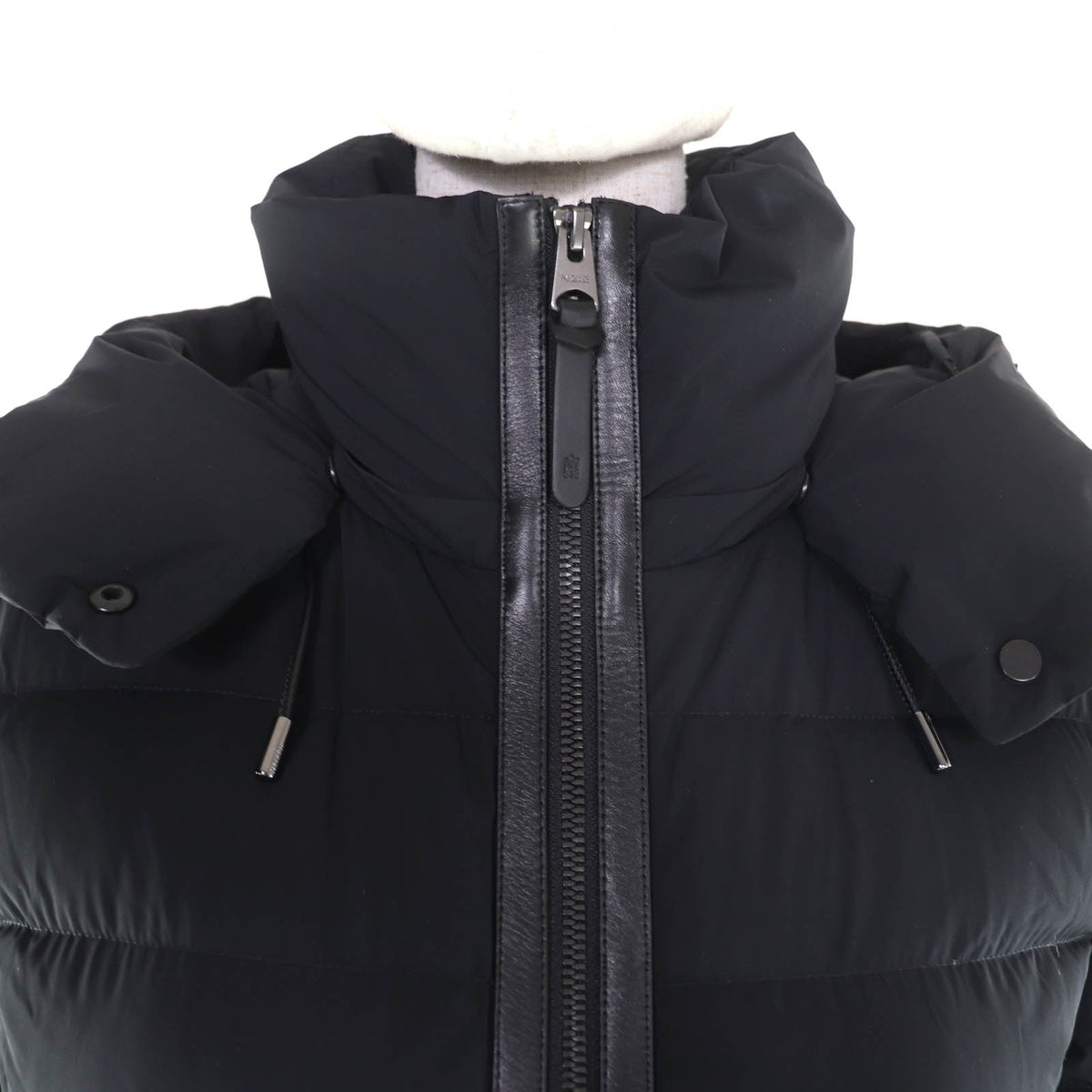 マッカージュ FARREN レザーロゴワッペン・フード付 ZIP UP ダウンコート ブラック XS レディース