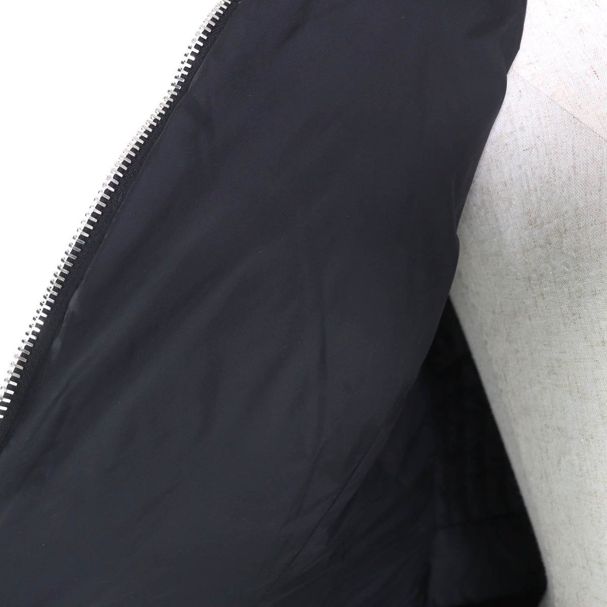 モンクレール OROPHIN フード・ロゴワッペン付 レザー使い ZIP UP ダウンコート ブラック 54847 レディース