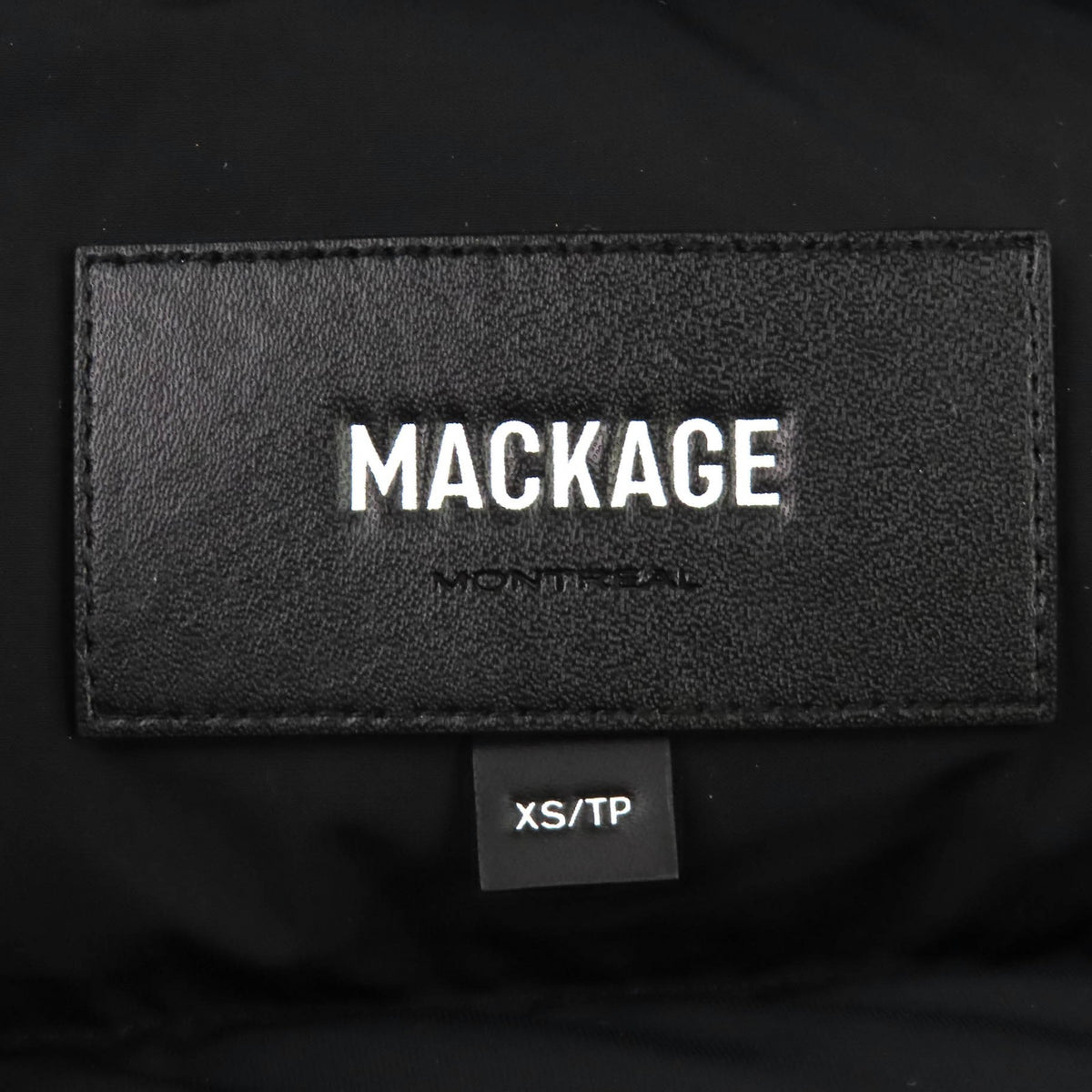 マッカージュ CALLA-BX ロゴパッチ フォックスファー付き ストレッチダウンコート 撥水加工 ダウンコート ブラック XS レディース