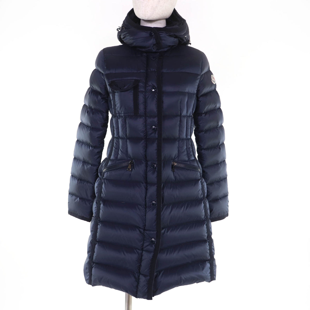 モンクレール HERMINE エルミンヌ ロゴワッペン・フード付 ZIP UP ダウンコート ネイビー 54847 レディース
