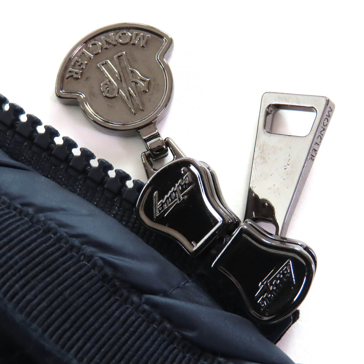 モンクレール HERMINE エルミンヌ ロゴワッペン・フード付 ZIP UP ダウンコート ネイビー 00 レディース