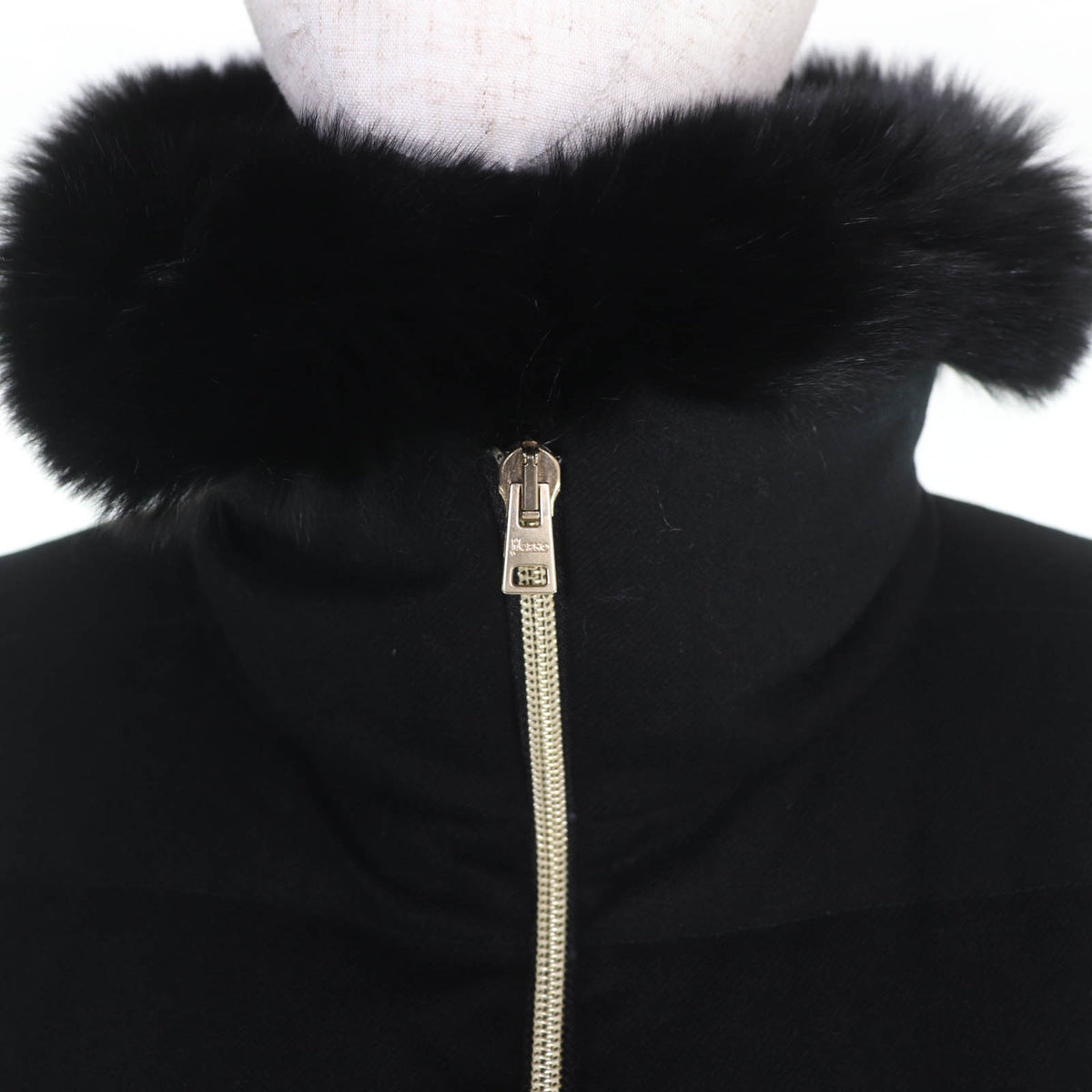 ヘルノ ロロピアーナ社製生地使用 フォックスファー付 スタンドカラー ZIP UP ダウンコート ブラック 40 レディース