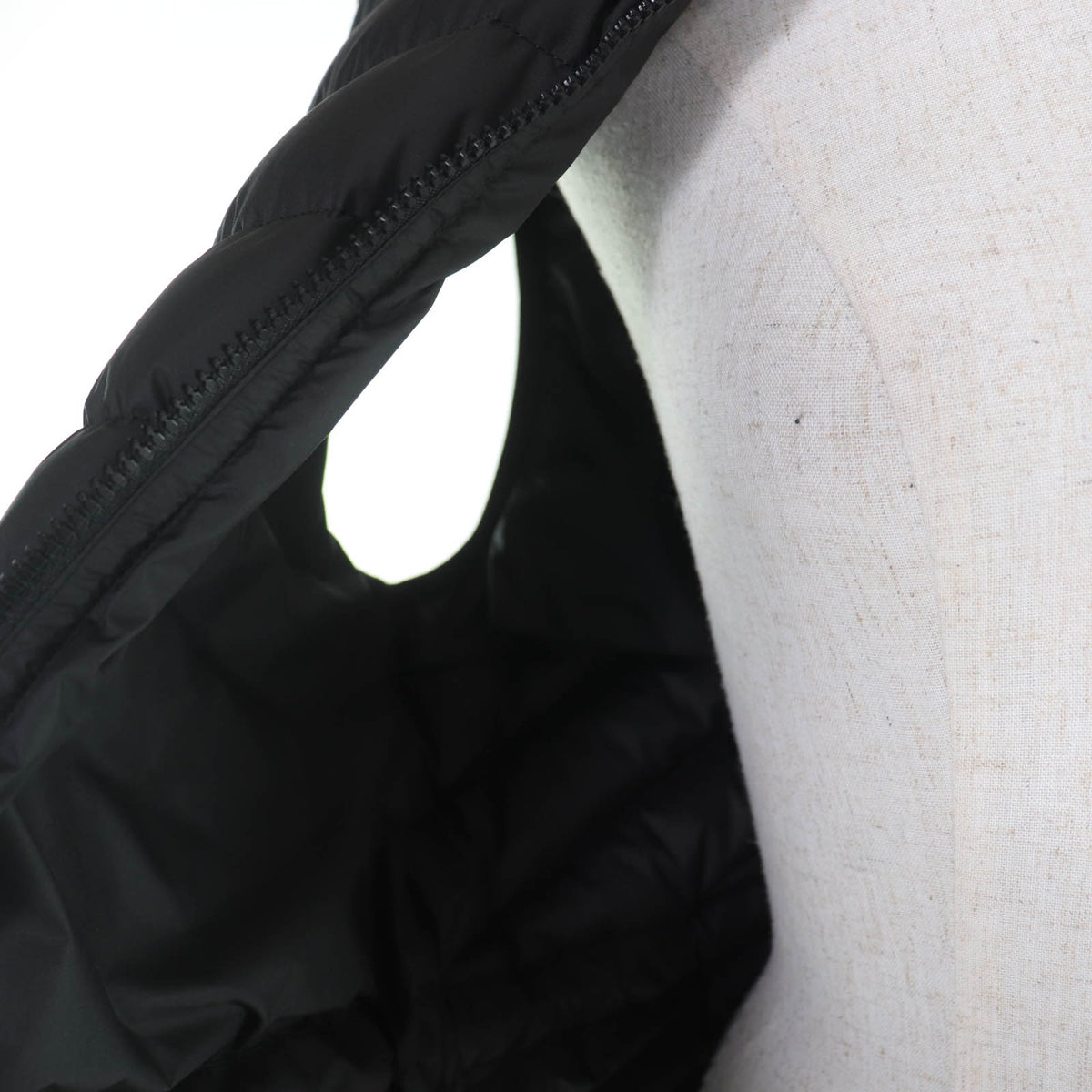 エルメス CLOU DE SELLE ロゴワッペン付 ZIP UP リブ切替 ダウンベスト ブラック 38 レディース