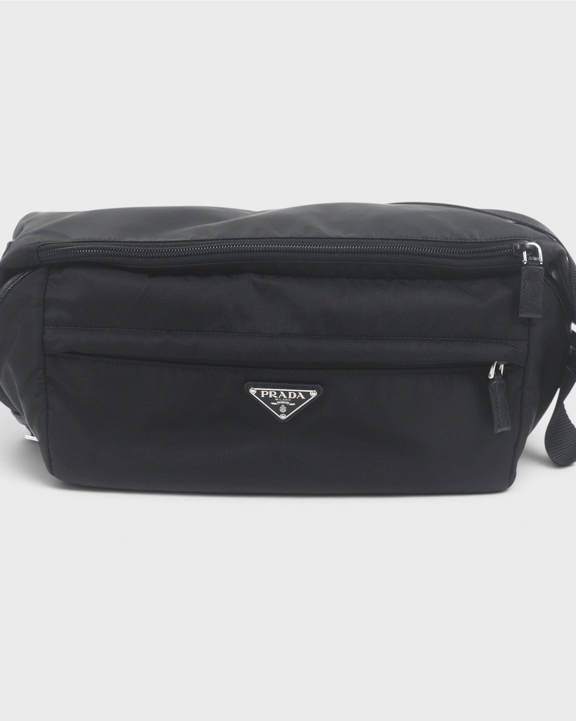 プラダ Re-Nylon トライアングルロゴ ショルダーバッグ ブラック メンズ
