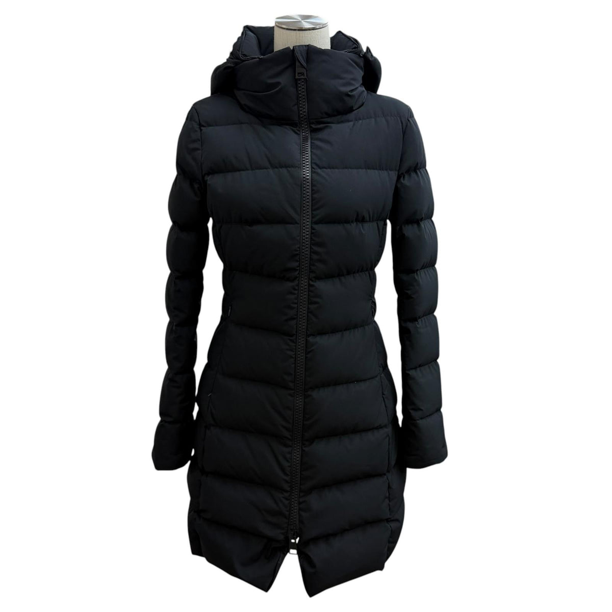 ヘルノ Laminar GORETEX フード付 ロゴ入り ZIP UP ダウンコート ブラック 38 レディース