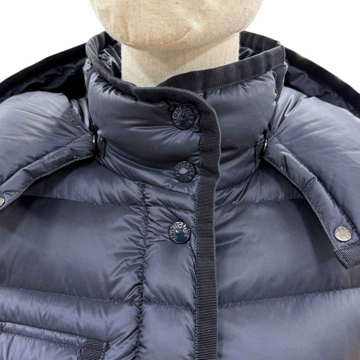 モンクレール HERMINE エルミンヌ ロゴワッペン フード付 ダブルZIP ダウンコート ネイビー 00 レディース