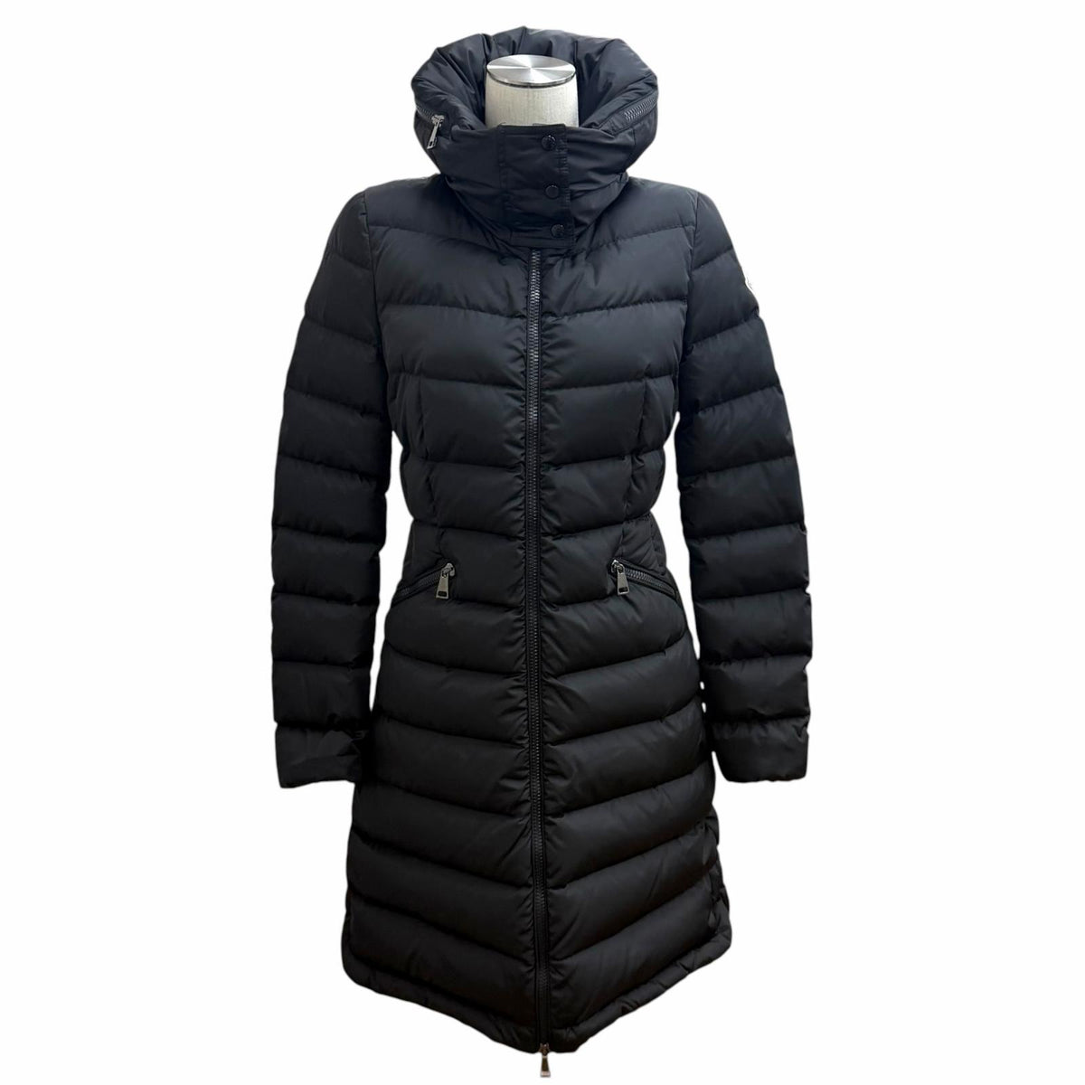 モンクレール FLAMMETTE フード収納 ロゴワッペン付 ZIP UP ダウンコート ブラック 00 00 レディース